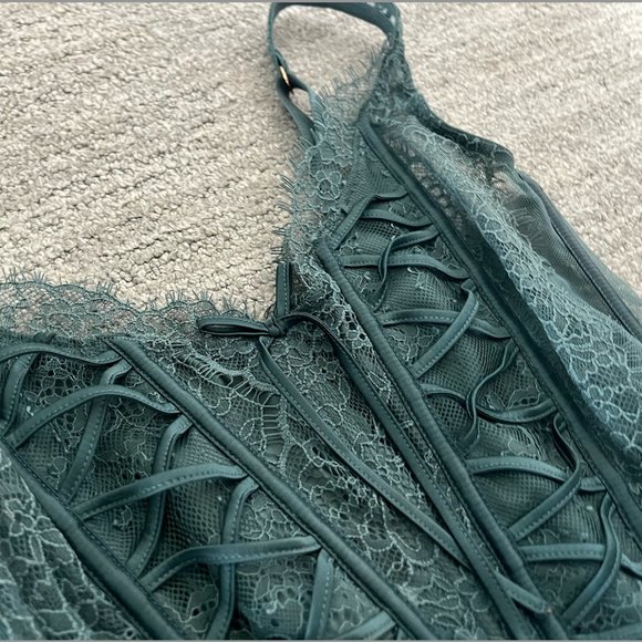 Victoria Secret Corset - Picture 2 of 3